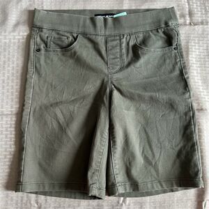DKNY Women's Green Bermuda Shorts Size S Pull-On Comfort Stretch
